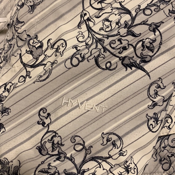 North Face Womens Hyvent waterproof lightweight jacket - Picture 10 of 12